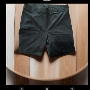 Plus Size Avenue Black Bike Jogging Shorts SZ 18/20 Stretchy Spandex